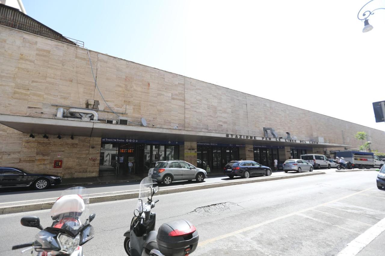 Appartamento Vicino Stazione Termini E Colosseo Рим Экстерьер фото